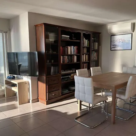 Superbe T3, Clim, Parking, Proche Et Commerces - Fr-1-702-1 Daire *