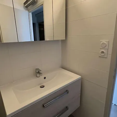 Superbe T3, Clim, Parking, Proche Et Commerces - Fr-1-702-1 Appartement Agde