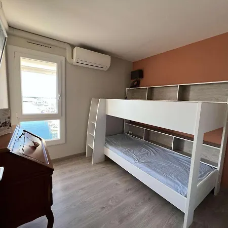 Superbe T3, Clim, Parking, Proche Et Commerces - Fr-1-702-1 *