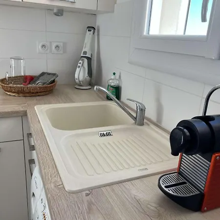 Daire Superbe T3, Clim, Parking, Proche Et Commerces - Fr-1-702-1