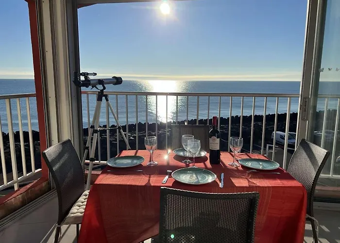 Superbe T3, Clim, Parking, Proche Et Commerces - Fr-1-702-1 * Agde