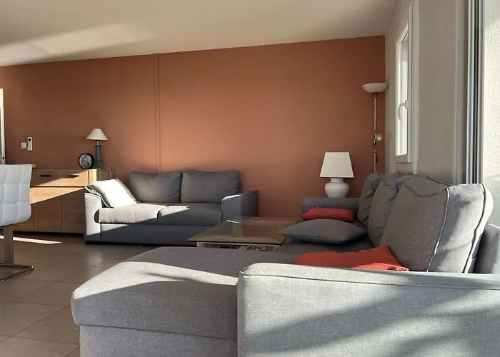 Superbe T3, Clim, Parking, Proche Et Commerces - Fr-1-702-1 *