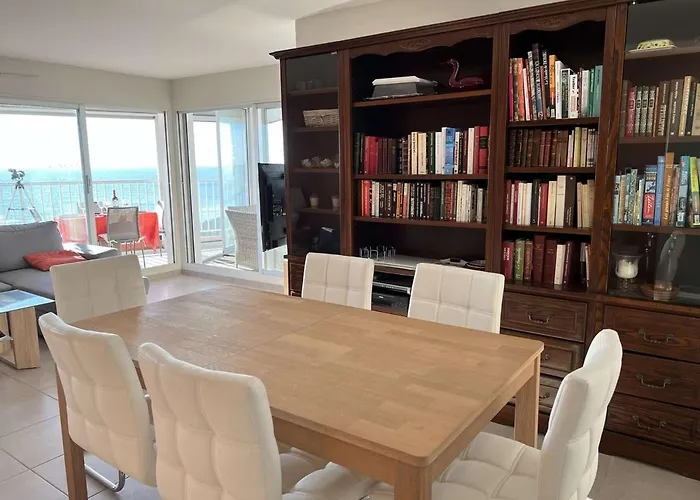 Superbe T3, Clim, Parking, Proche Et Commerces - Fr-1-702-1 * Agde