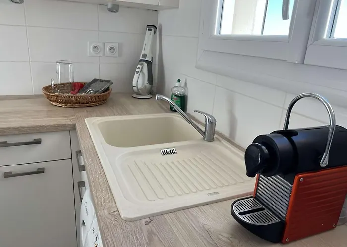 Apartament Superbe T3, Clim, Parking, Proche Et Commerces - Fr-1-702-1