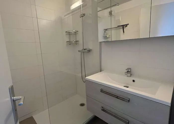 Superbe T3, Clim, Parking, Proche Et Commerces - Fr-1-702-1 Agde